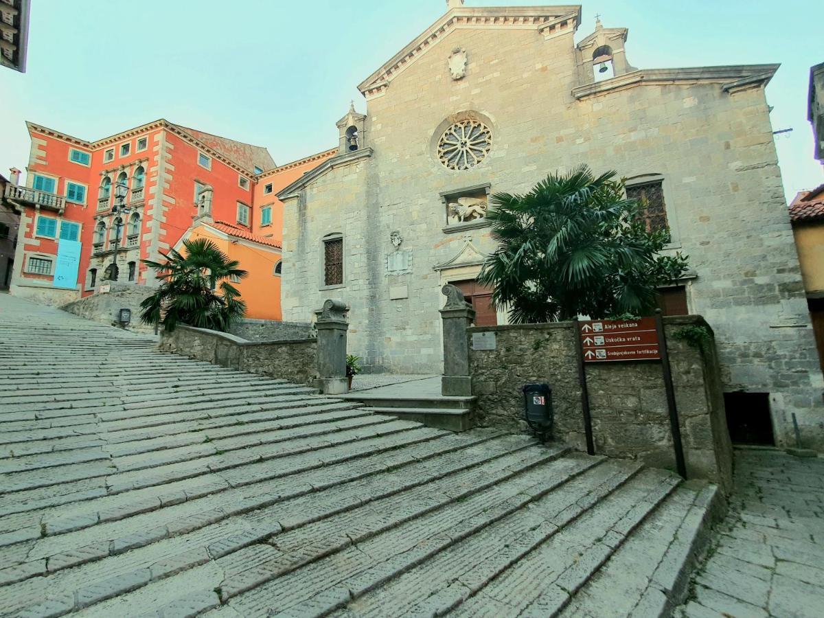 Cozy Studio Apartment Leprin In Labin Old Town Esterno foto
